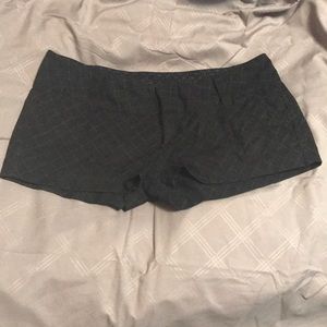 Size 5 black Hurley shorts w/ 4 pockets. NWOT.